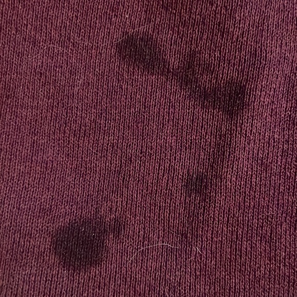 Minnesota hockey crewneck, yellow letters, a maroon red mean color - Picture 3 of 4